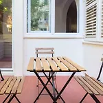 Relax - 1.4km From The Old Town
