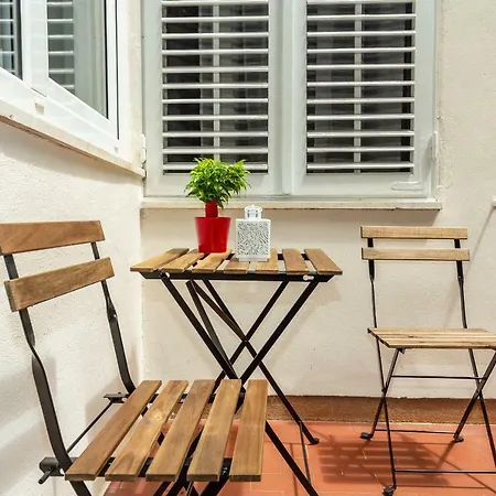 Relax - 1.4km From The Old Town