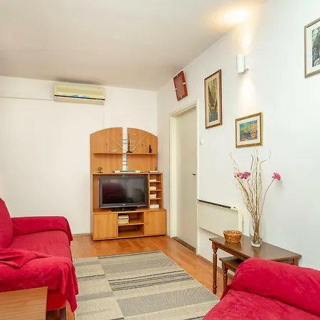 Relax - 1.4km From The Old Town *