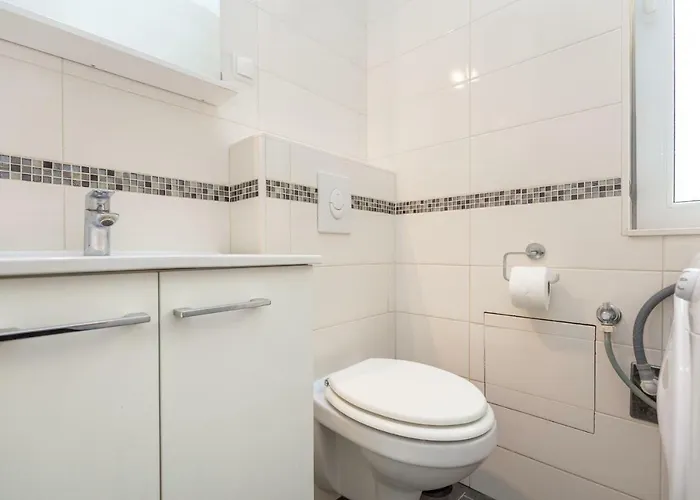 Relax - 1.4km From The Old Town