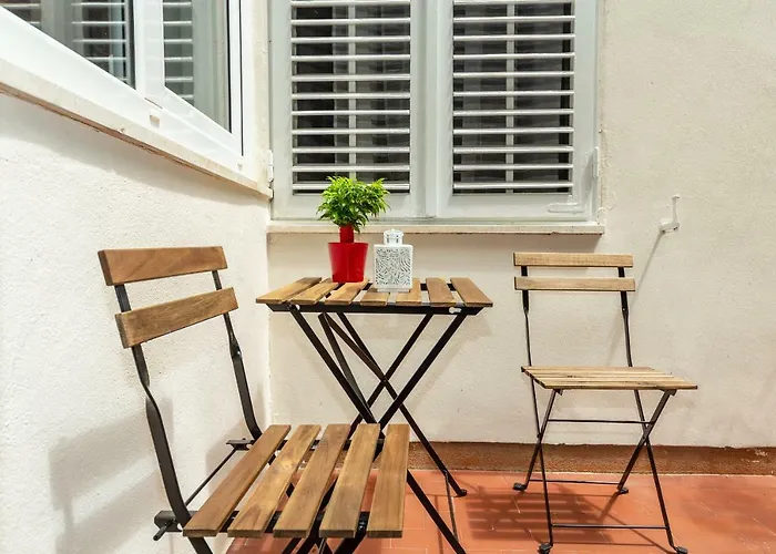 Relax - 1.4km From The Old Town