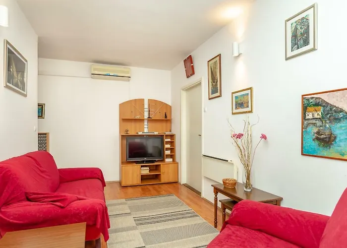 Relax - 1.4km From The Old Town *