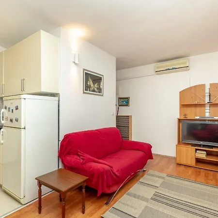 Relax - 1.4km From The Old Town Apartamento *